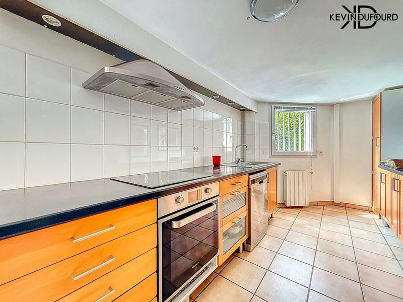 Maison - 180 m² - 7 pièces