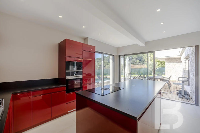 Villa - 265 m² - 7 pièces