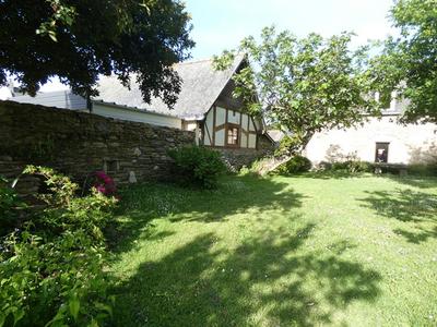 Maison - 260 m² - 8 pièces