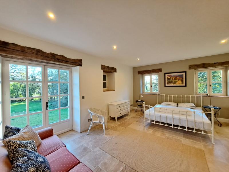 Maison - 295 m² - 10 pièces