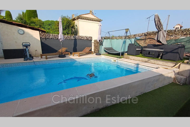 Maison - 280 m² - 10 pièces