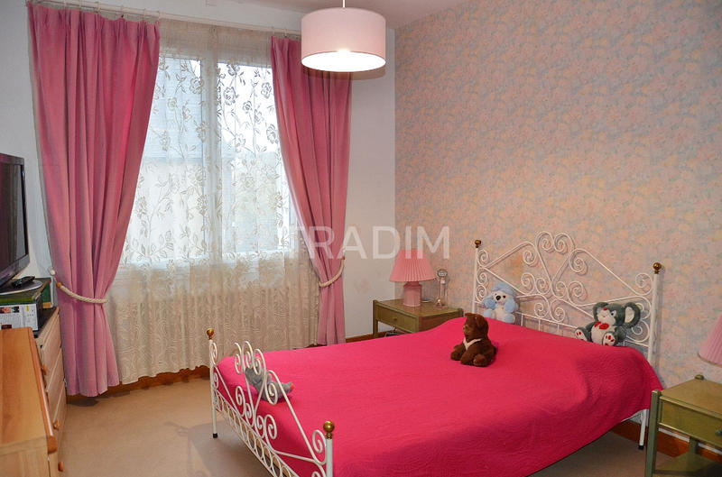 Maison - 300 m² - 10 pièces