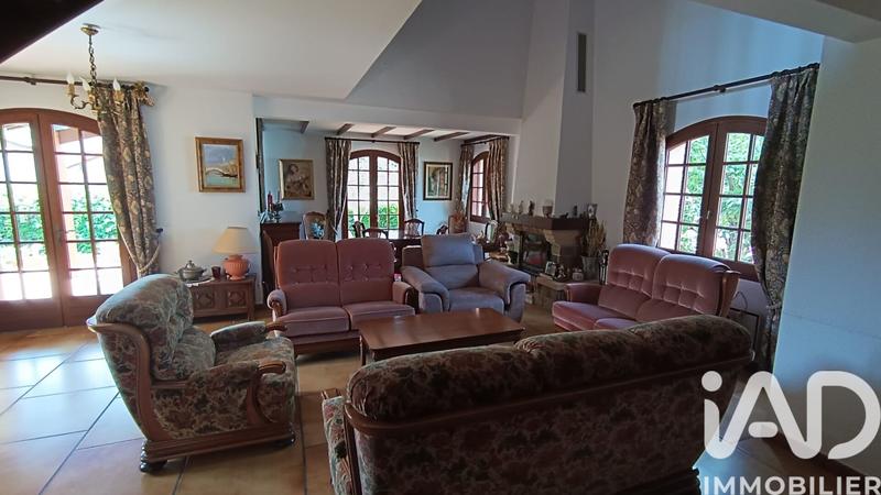 Maison - 231 m² - 7 pièces