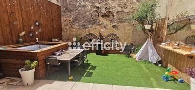 Maison - 250 m² - 6 pièces