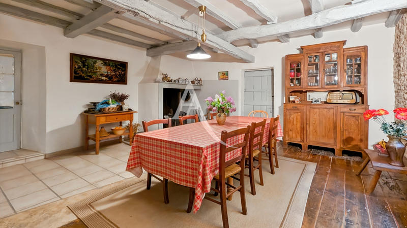 Maison - 260 m² - 10 pièces