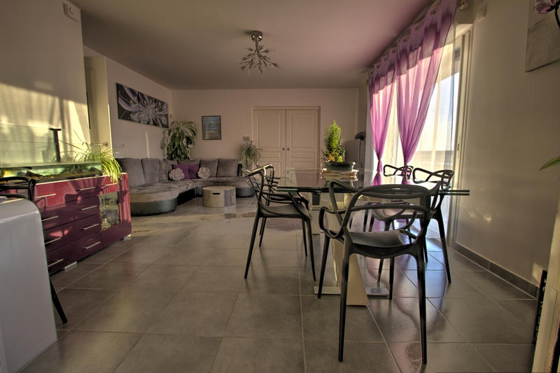 Appartement - 90 m² - 4 pièces