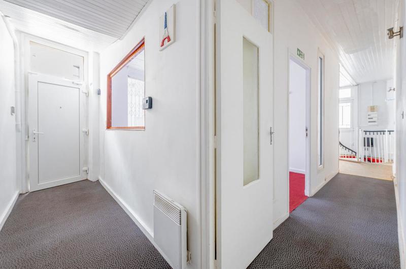 Bureau - 95 m² - 6 pièces