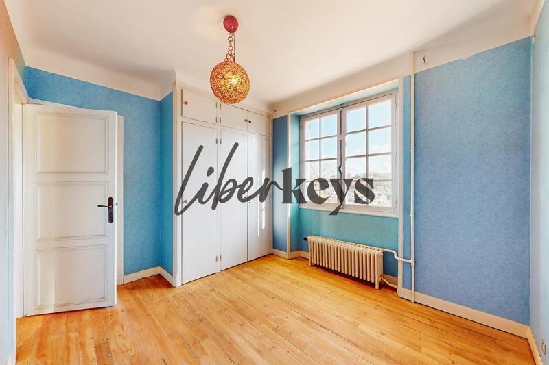 Villa - 240 m² - 5 pièces