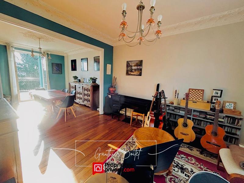 Maison - 170 m² - 8 pièces