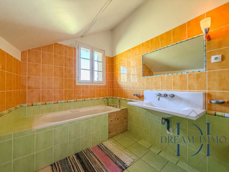 Maison - 200 m² - 7 pièces