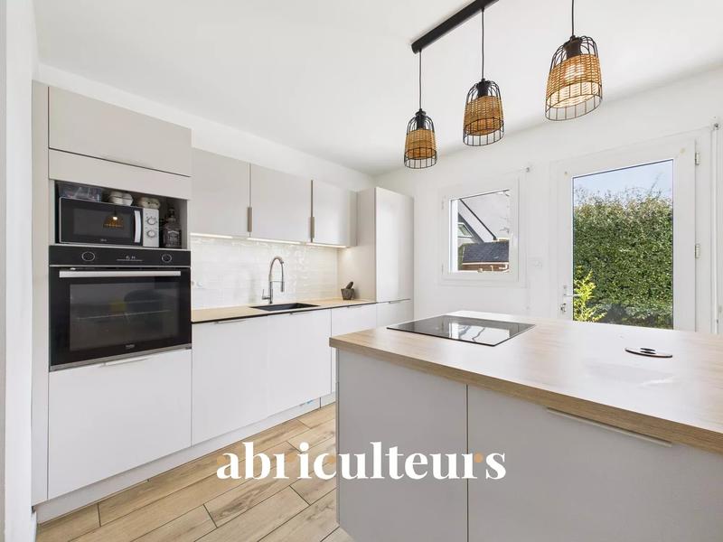 Maison - 104 m² - 5 pièces