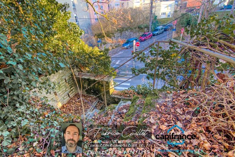 Maison - 320 m² - 10 pièces