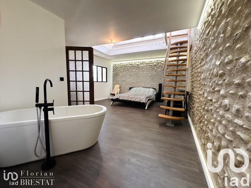 Maison - 192 m² - 6 pièces