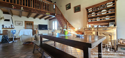 Maison - 220 m² - 7 pièces