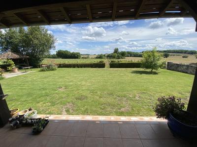 Maison en pierre - 383 m² - 14 pièces