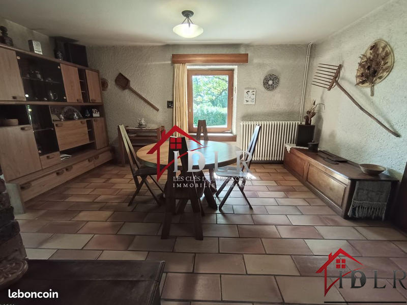 Maison - 270 m² - 9 pièces