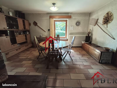 Maison - 270 m² - 9 pièces