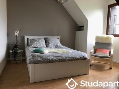 Chambre - 13 m² - 1 pièce