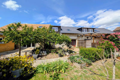 Maison - 293 m² - 10 pièces