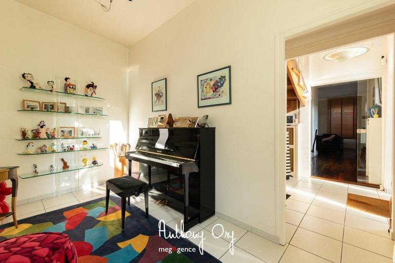 Maison de ville - 247 m² - 10 pièces