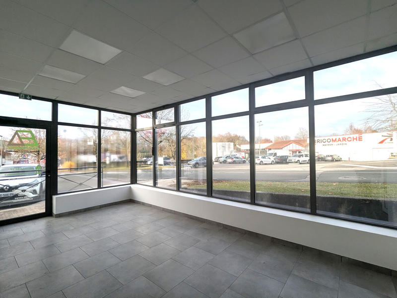 Local commercial - 420 m² - 4 pièces