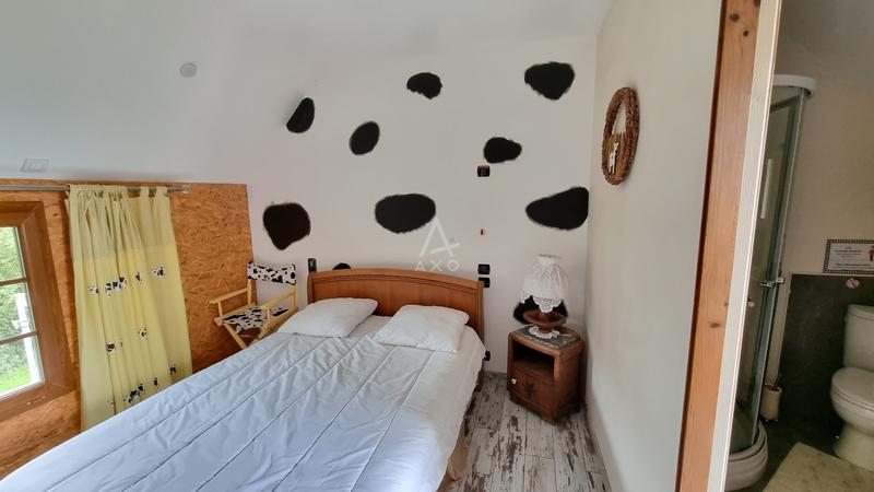 Local d'activités - 326 m² - 10 pièces