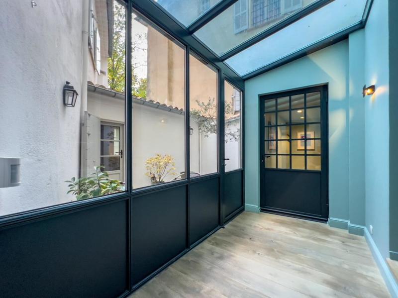 Appartement bourgeois - 231 m² - 10 pièces