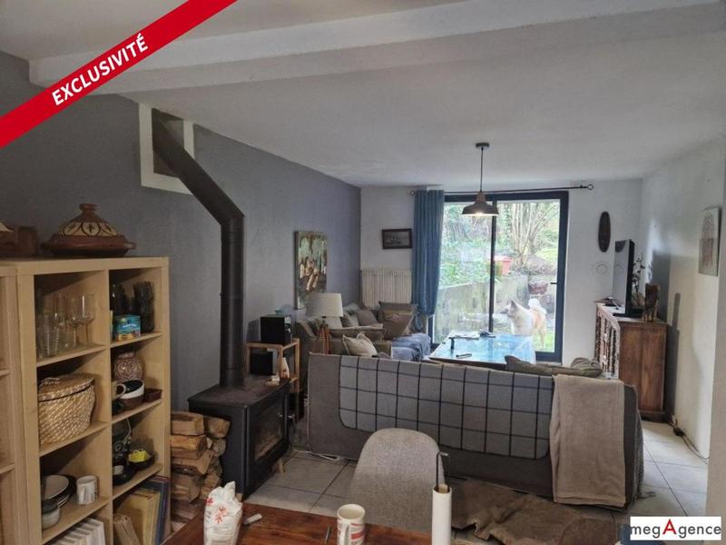 Maison - 225 m² - 9 pièces