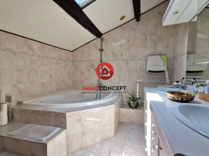 Maison traditionnelle - 110 m² - 5 pièces