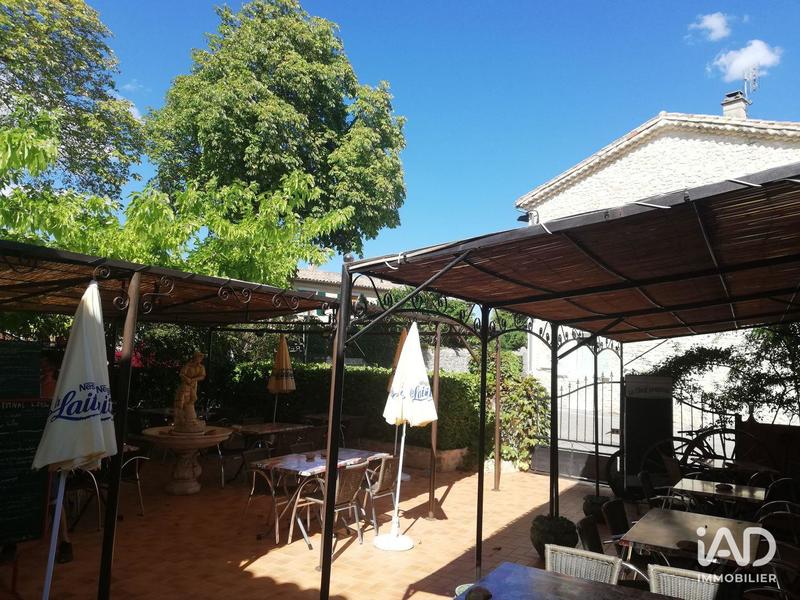 Local commercial - 242 m²