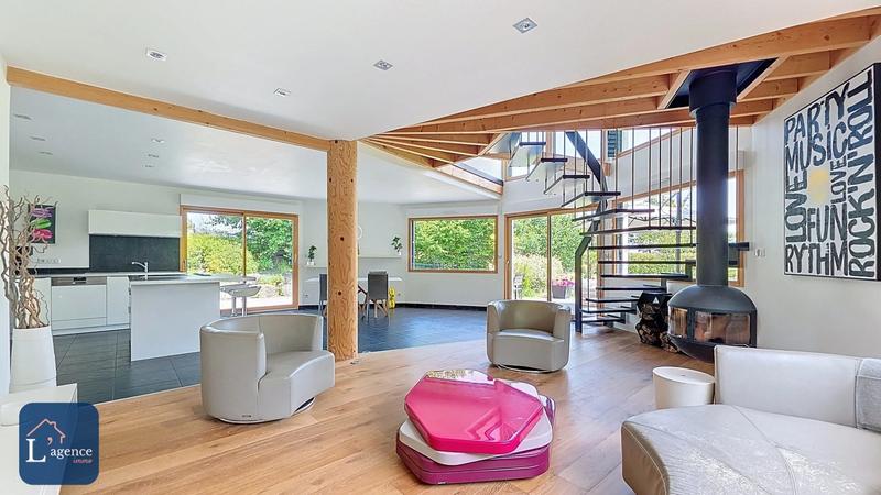 Maison - 231 m² - 6 pièces