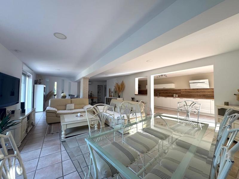 Maison - 178 m² - 6 pièces