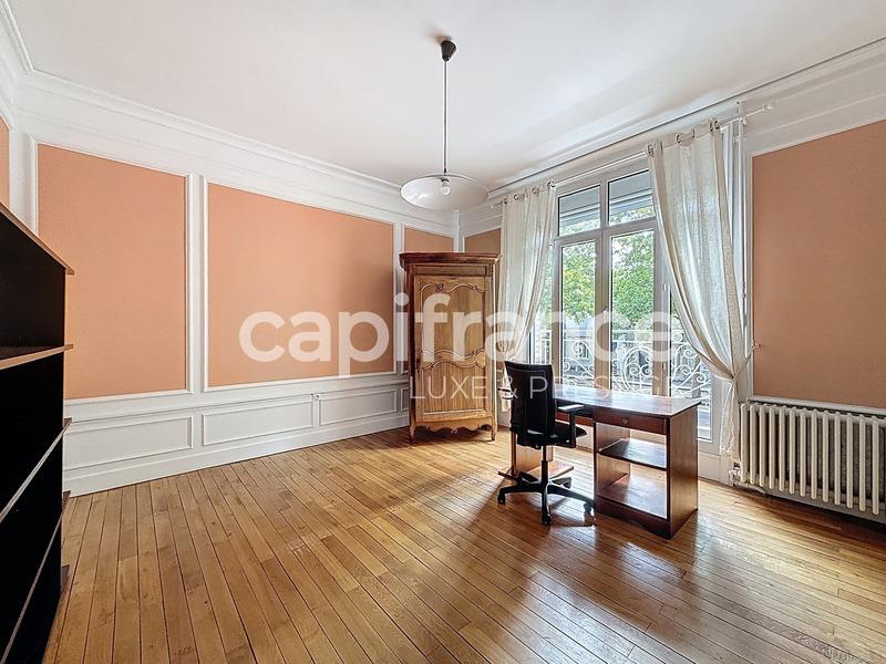 Maison de ville - 181 m² - 9 pièces