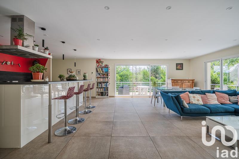 Maison - 195 m² - 8 pièces