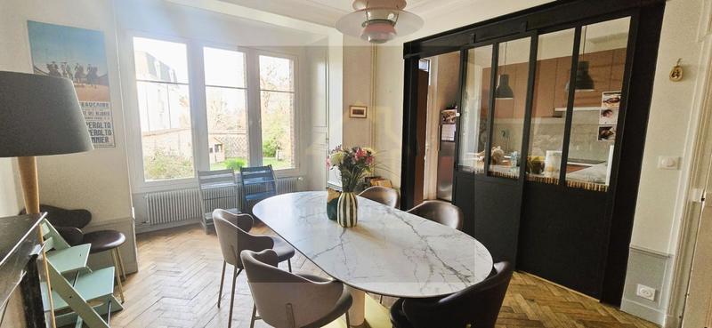 Maison bourgeoise - 135 m² - 6 pièces