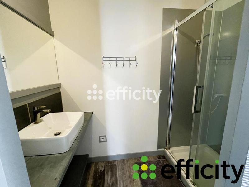 Maison de village - 360 m² - 10 pièces