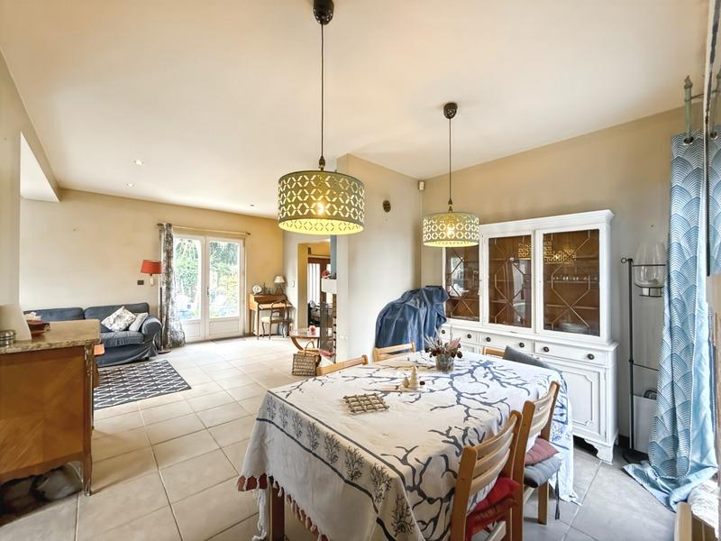 Maison - 137 m² - 9 pièces