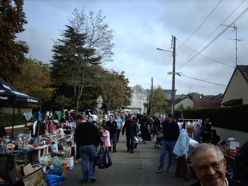Vide grenier hauts de chartres picassiette