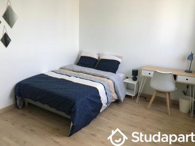 Chambre - 12 m² - 1 pièce