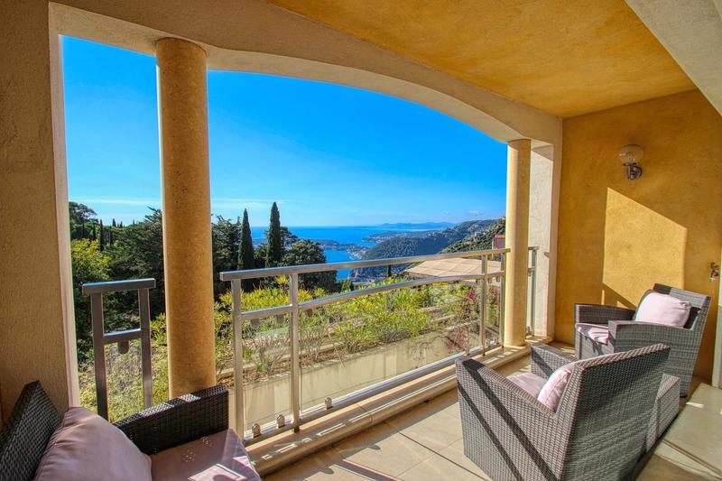 Maison - 450 m² - 8 pièces