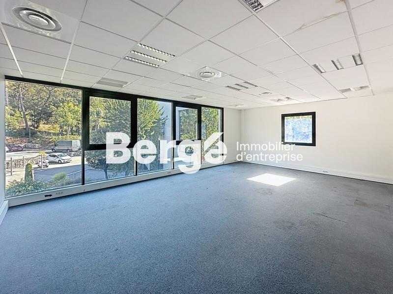 Bureau - 1 212 m²