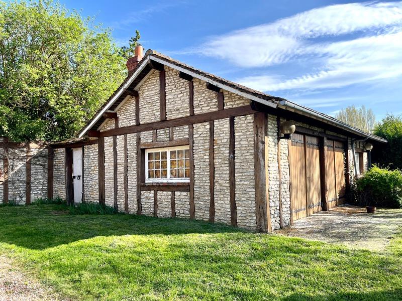 Propriété - 187 m² - 8 pièces