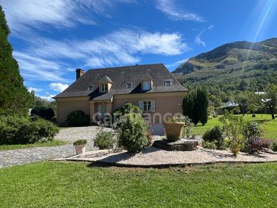 Maison - 268 m² - 8 pièces