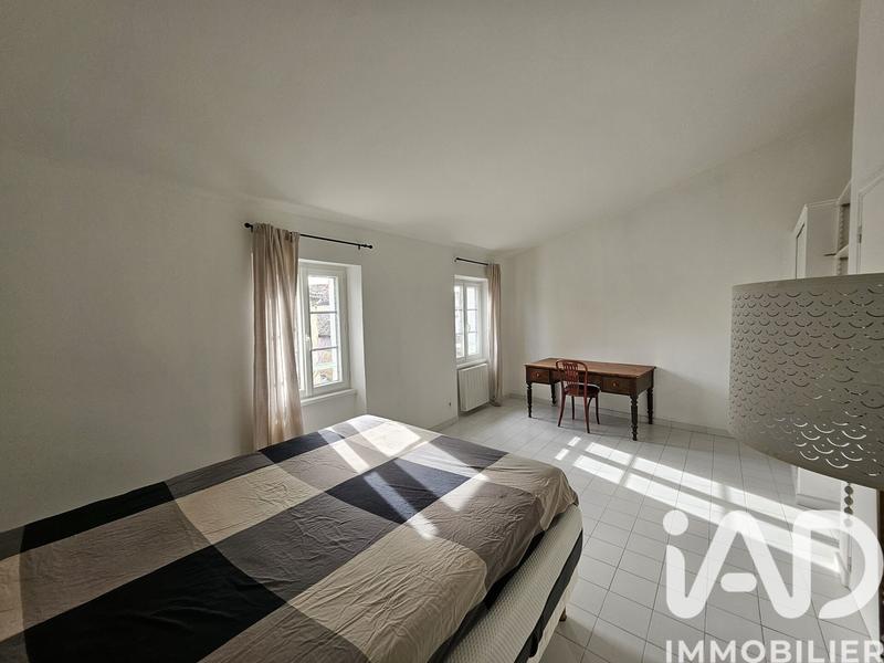 Maison - 250 m² - 8 pièces