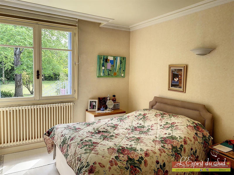 Maison - 198 m² - 11 pièces