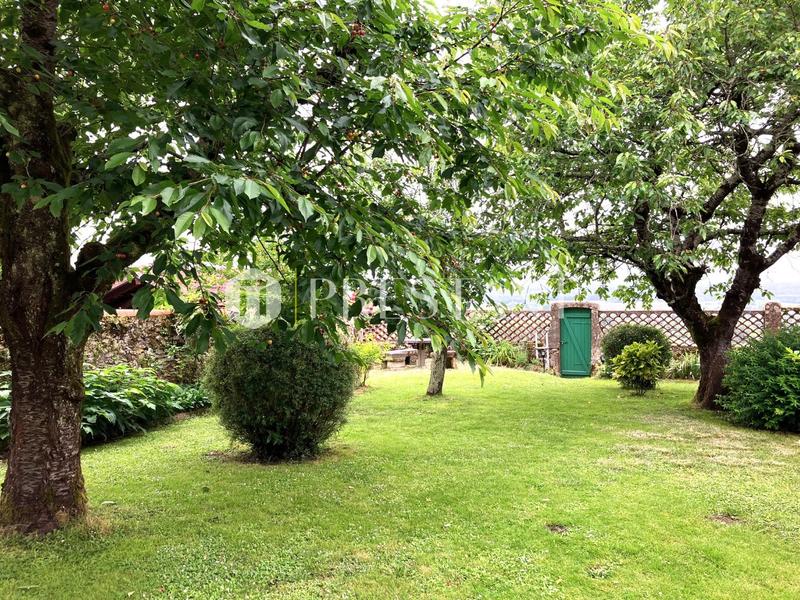 Maison - 424 m² - 14 pièces