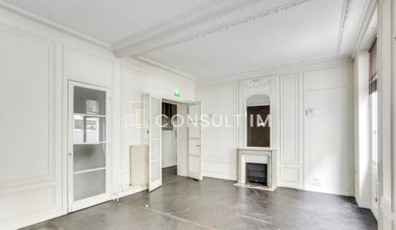 Bureau - 197 m² - 9 pièces