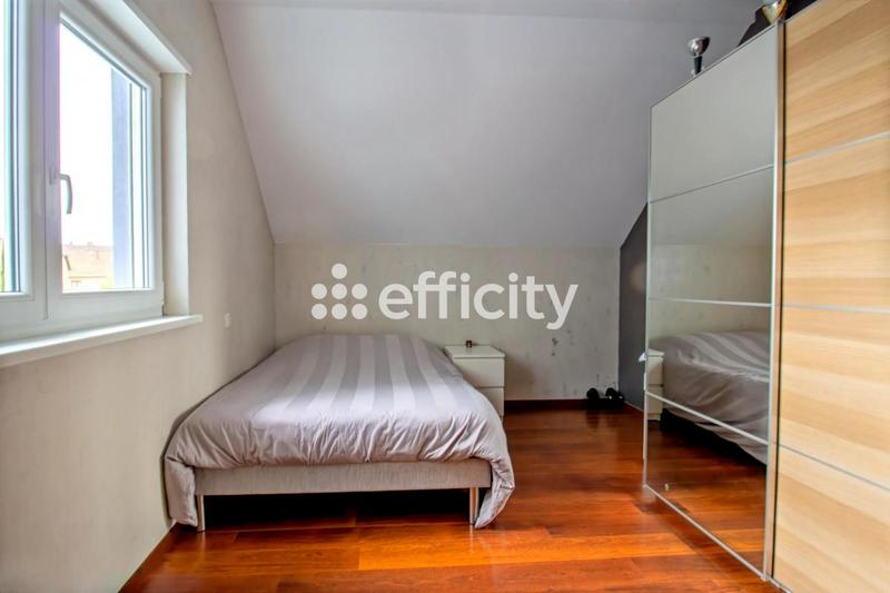 Maison - 214 m² - 8 pièces