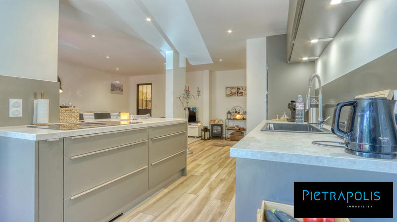 Appartement - 82 m² - 3 pièces