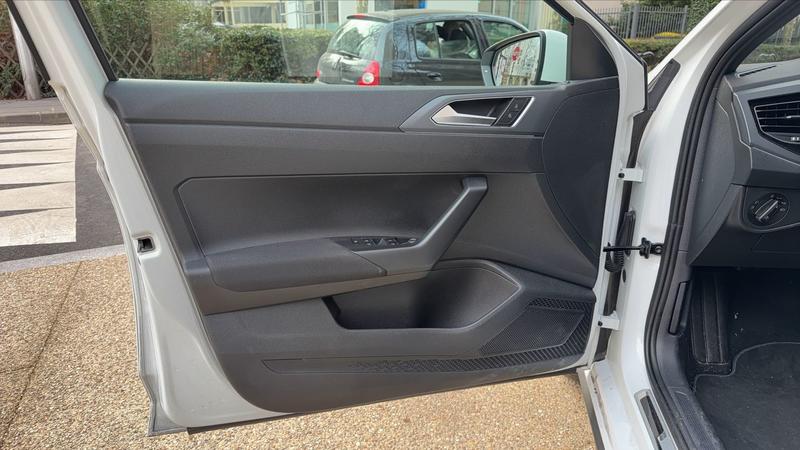 Volkswagen Polo VI 1.0 Tsi 110 Dsg7 R-Line - Automatique